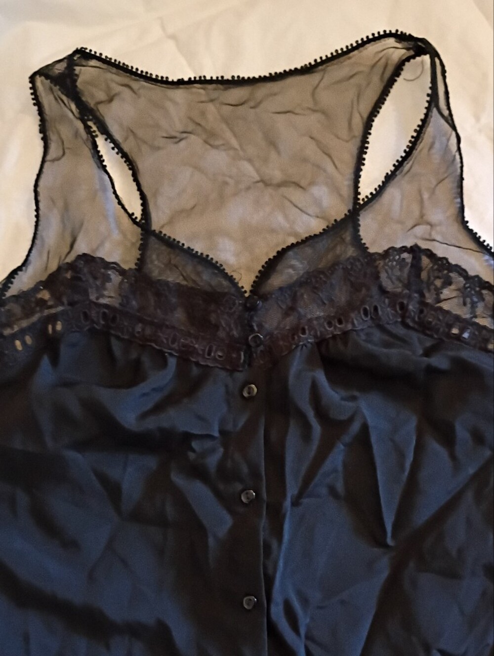 Feminine Sleeveless Blouse